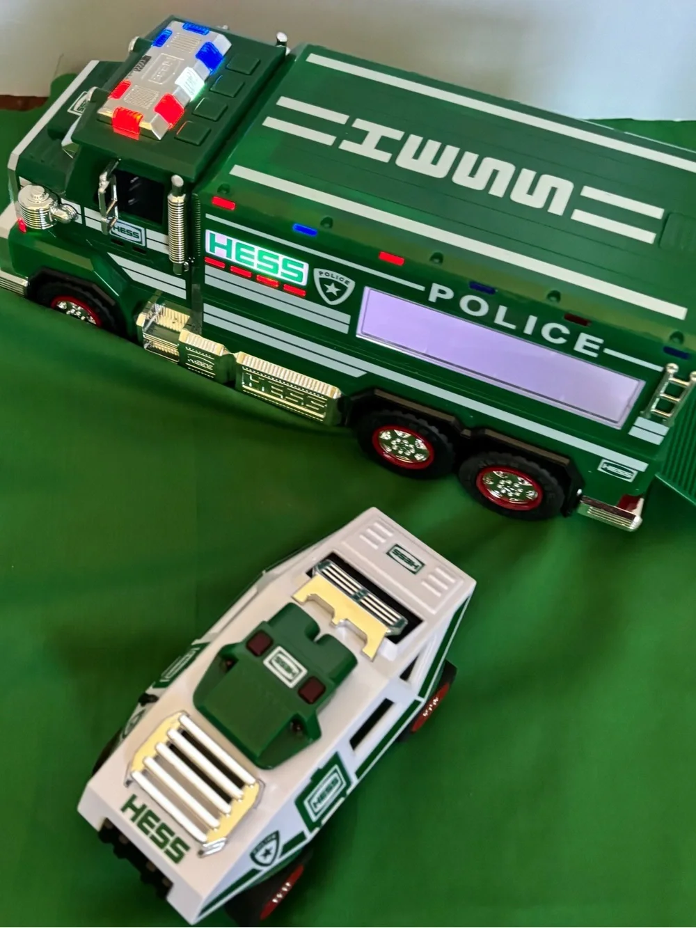 Hess police Red Rescue Train Car - Kids Toy